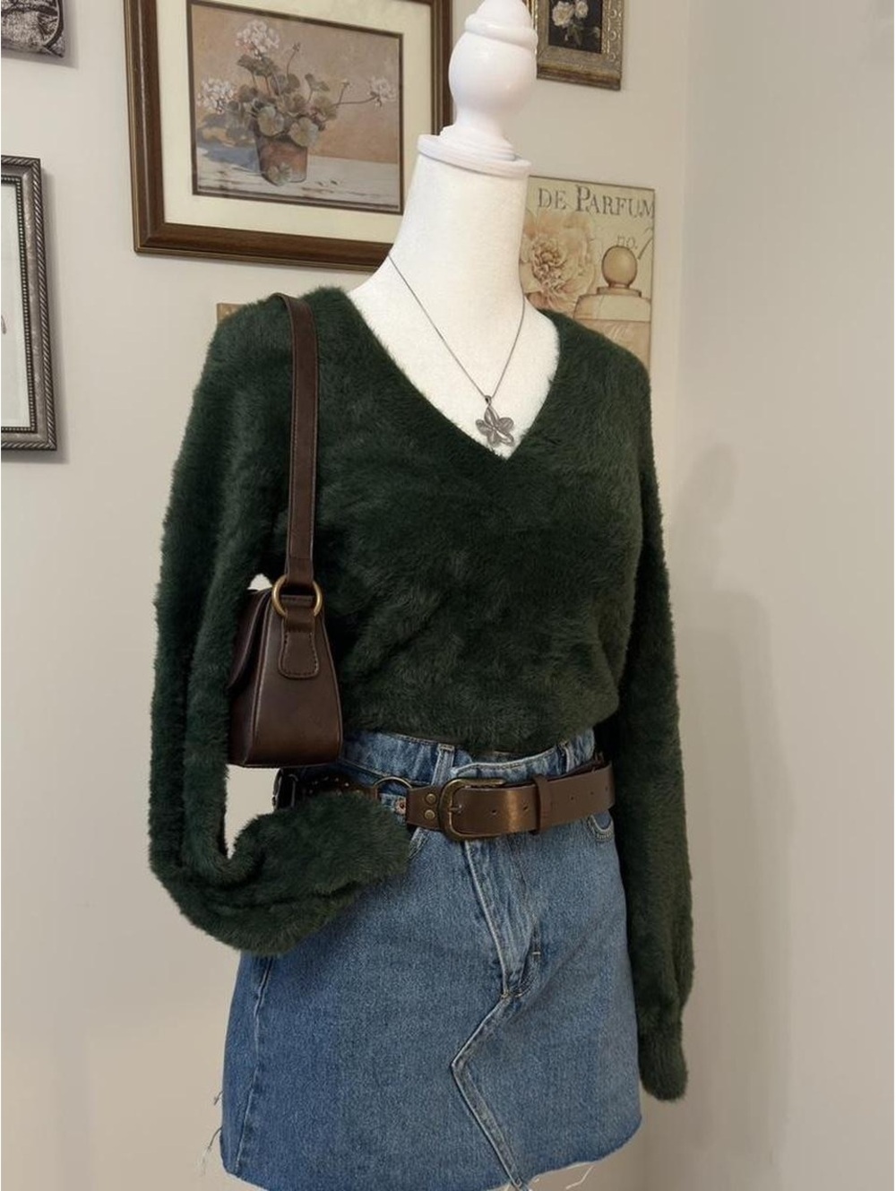 Aritzia green fuzzy cropped sweater